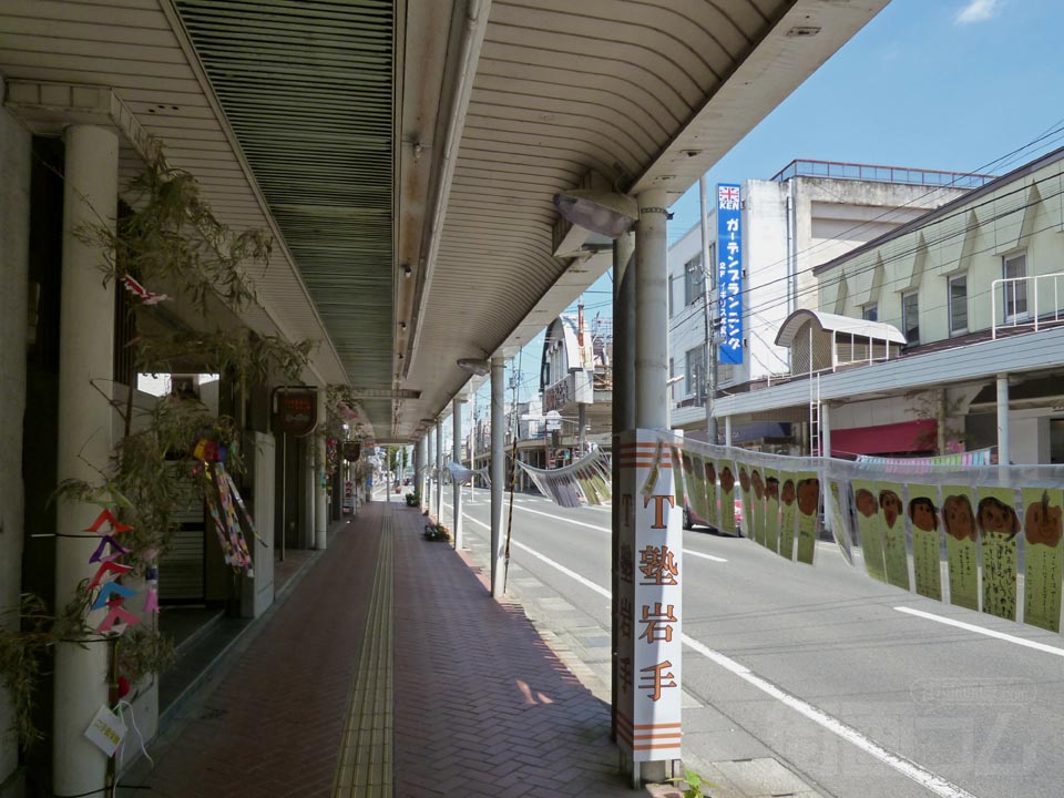 しんまちレンガ通り(本通り一丁目商店街)