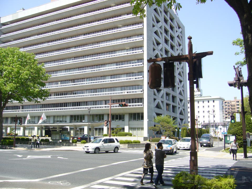 県庁前交差点