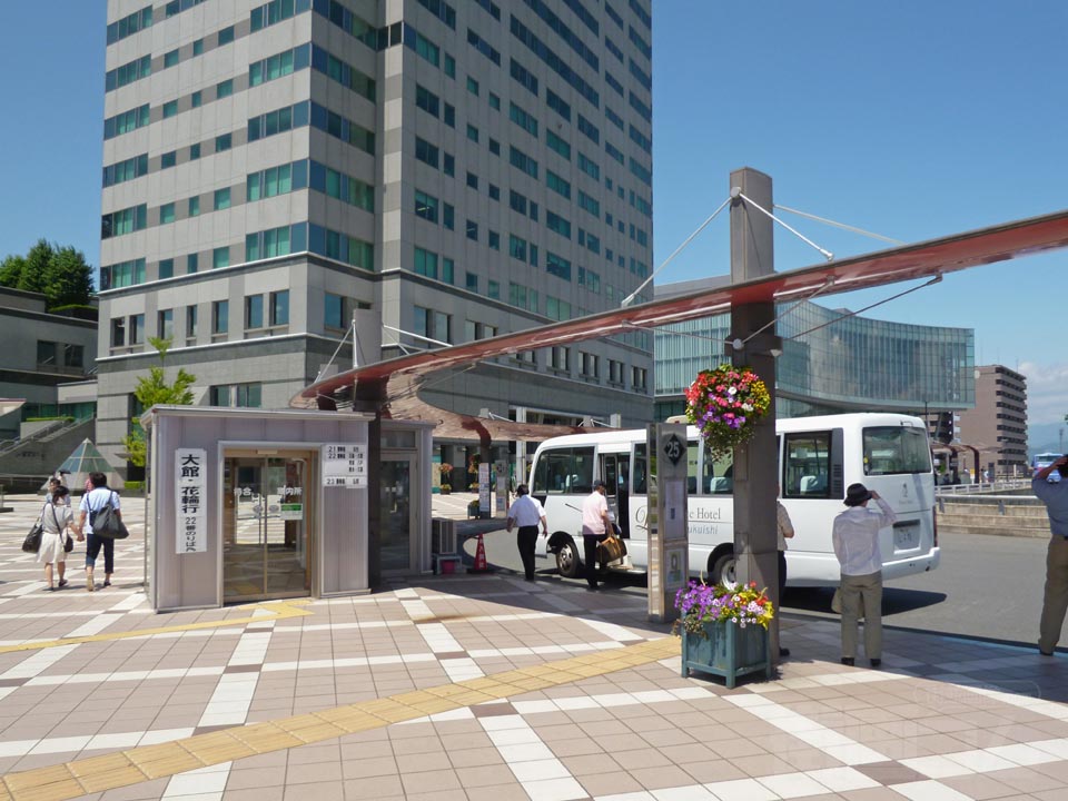 盛岡駅西口バスターミナル