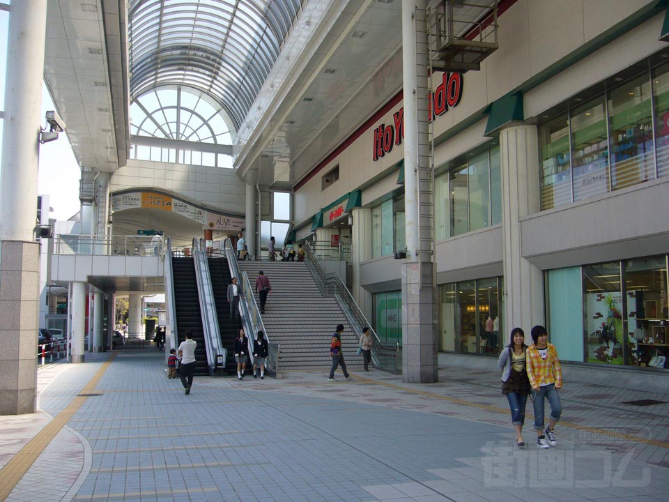 秋田駅前アゴラ広場