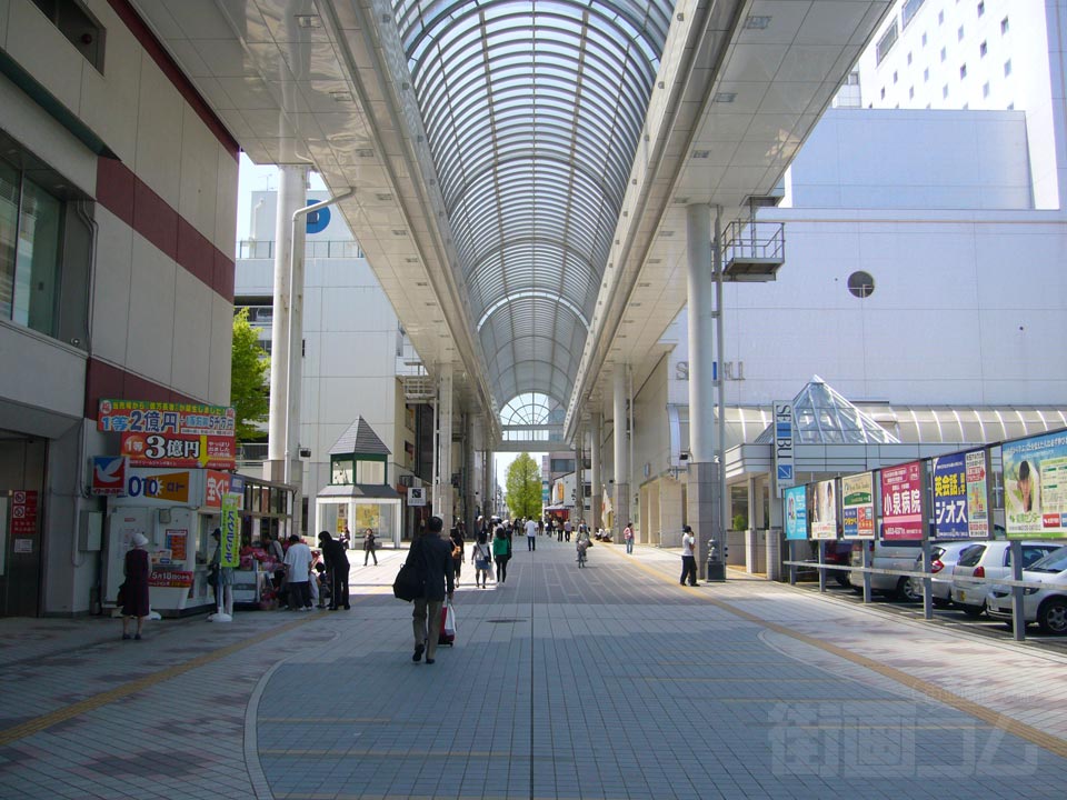 秋田駅前アゴラ広場