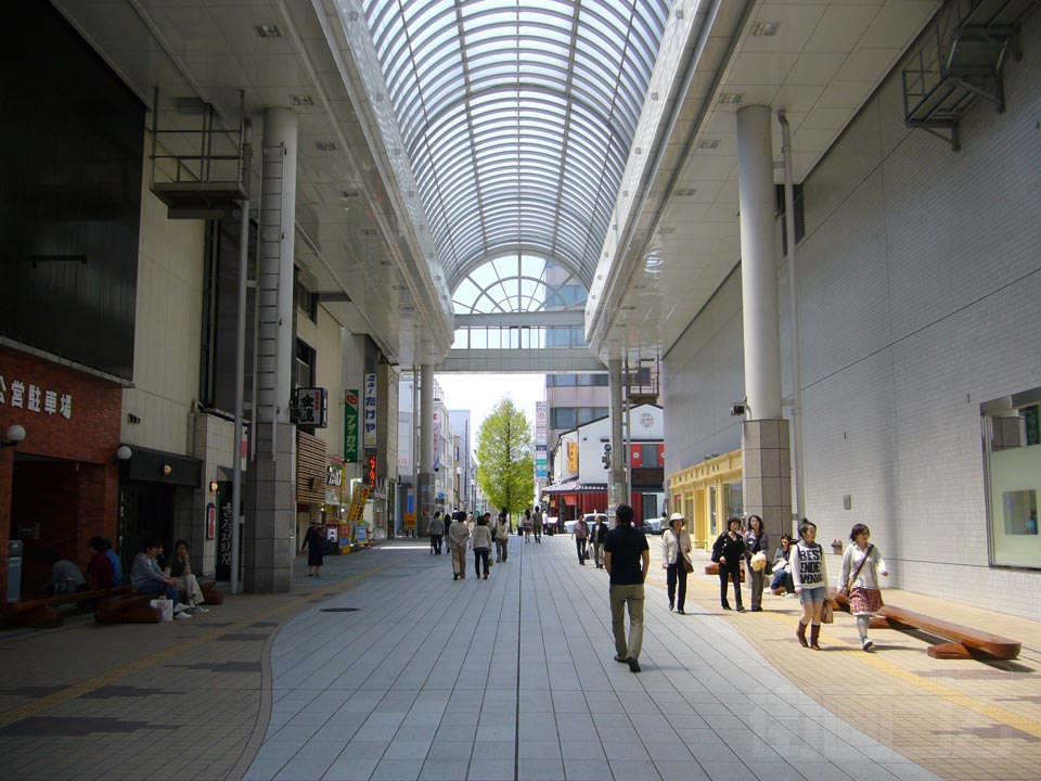 秋田駅前アゴラ広場