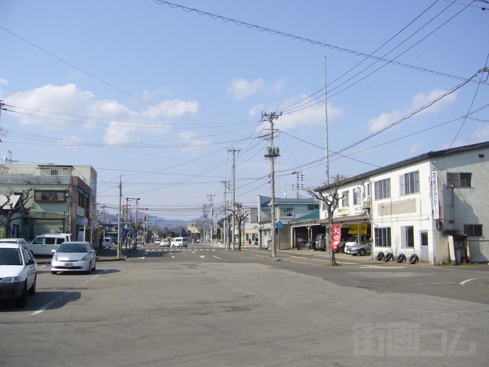 JR東大館駅前
