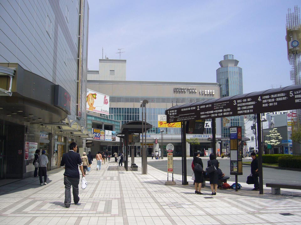 JR山形駅東口前写真画像