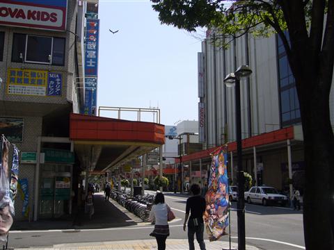 駅前通り写真画像