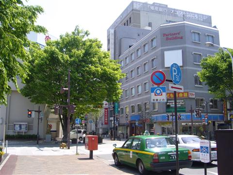 駅前通り写真画像