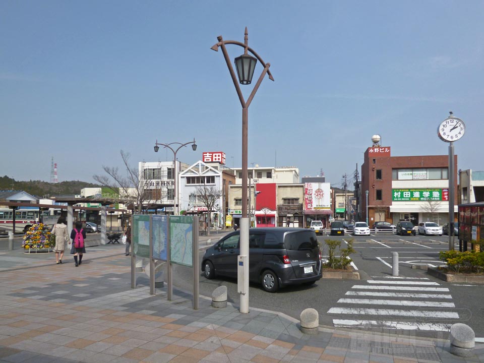 JR植田駅前