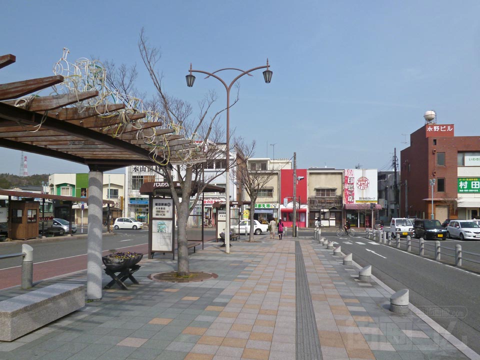 JR植田駅前