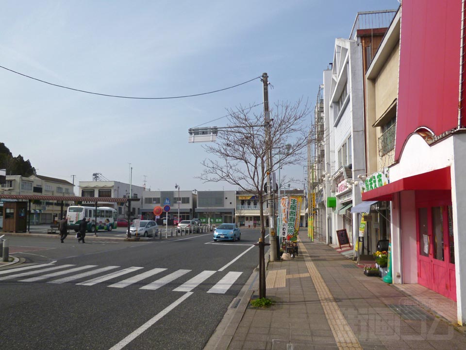 JR植田駅前