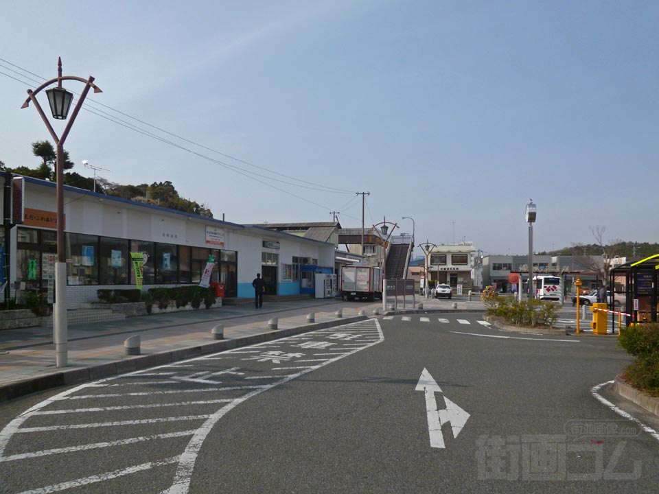 JR植田駅前