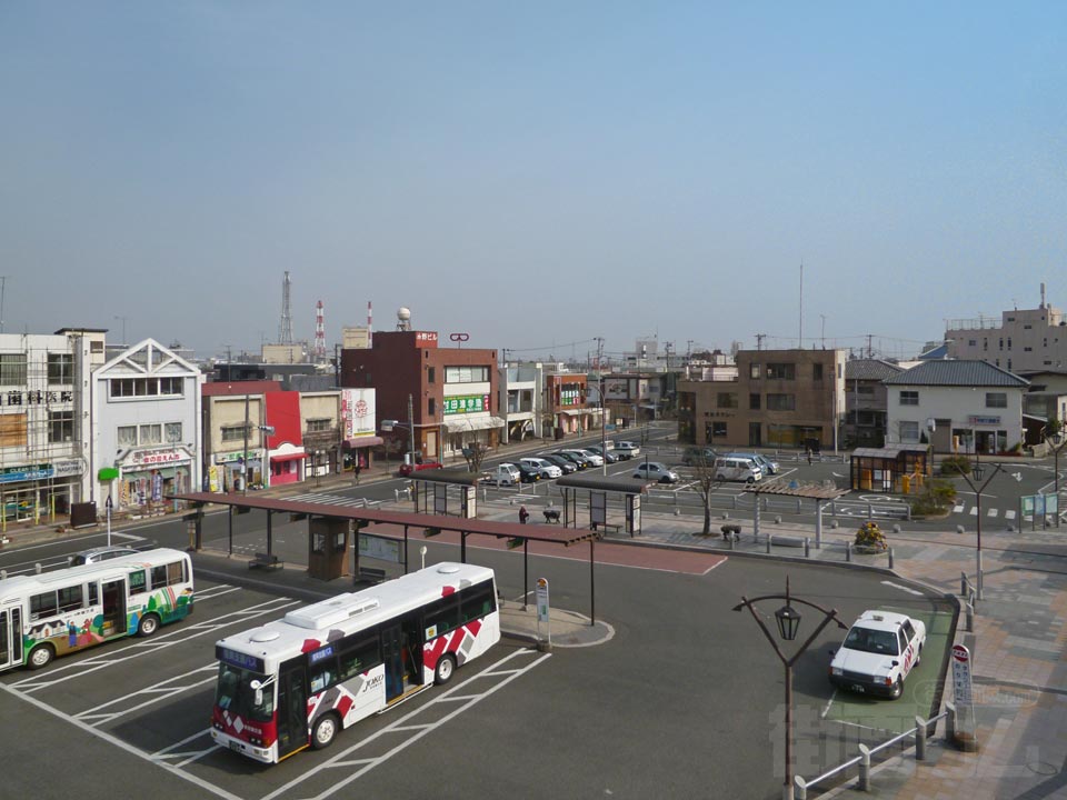 JR植田駅前