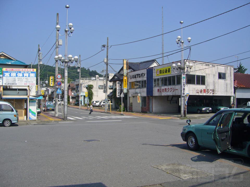 JR烏山駅前