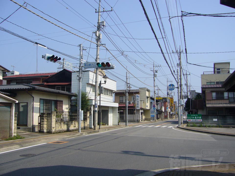 烏山駅入口交差点