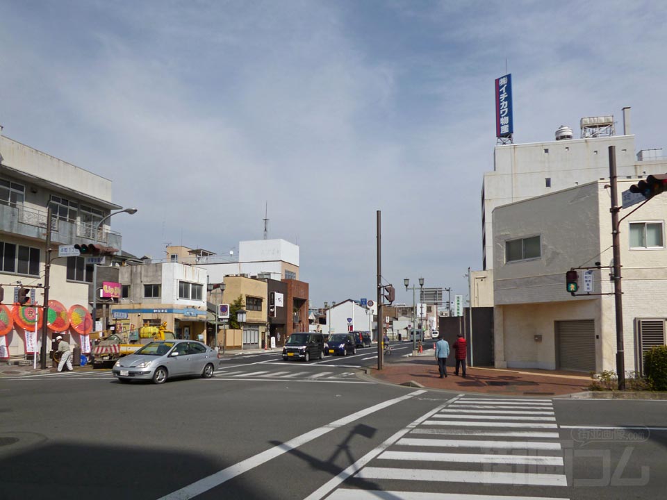 本町1丁目交差点写真画像
