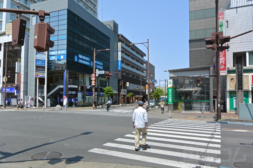 上尾駅東口交差点