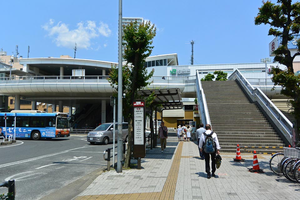 JR上尾駅西口前
