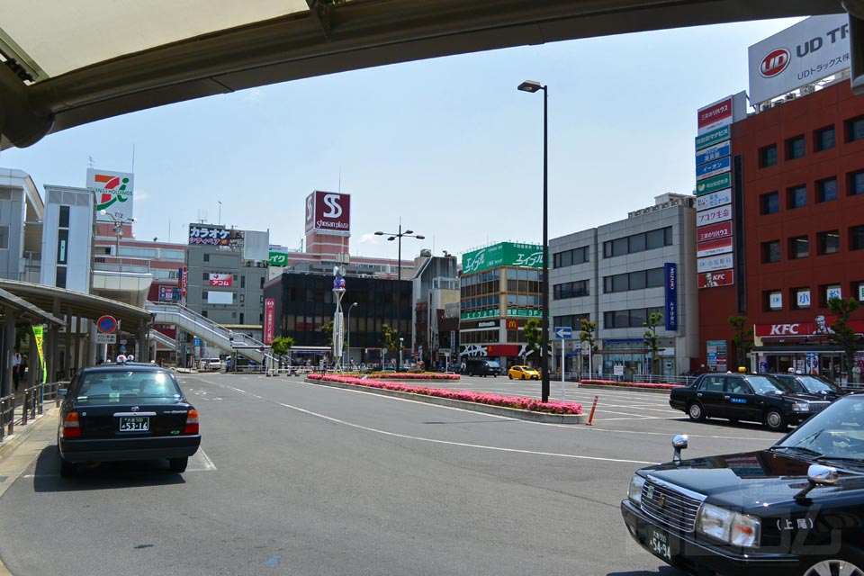 JR上尾駅西口前