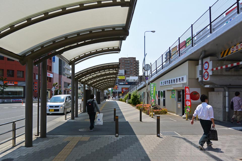 JR上尾駅西口前