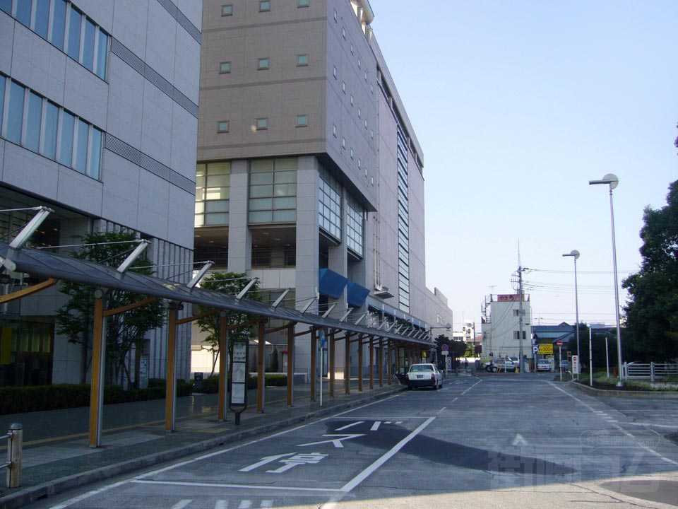 西武・JR東飯能駅東口