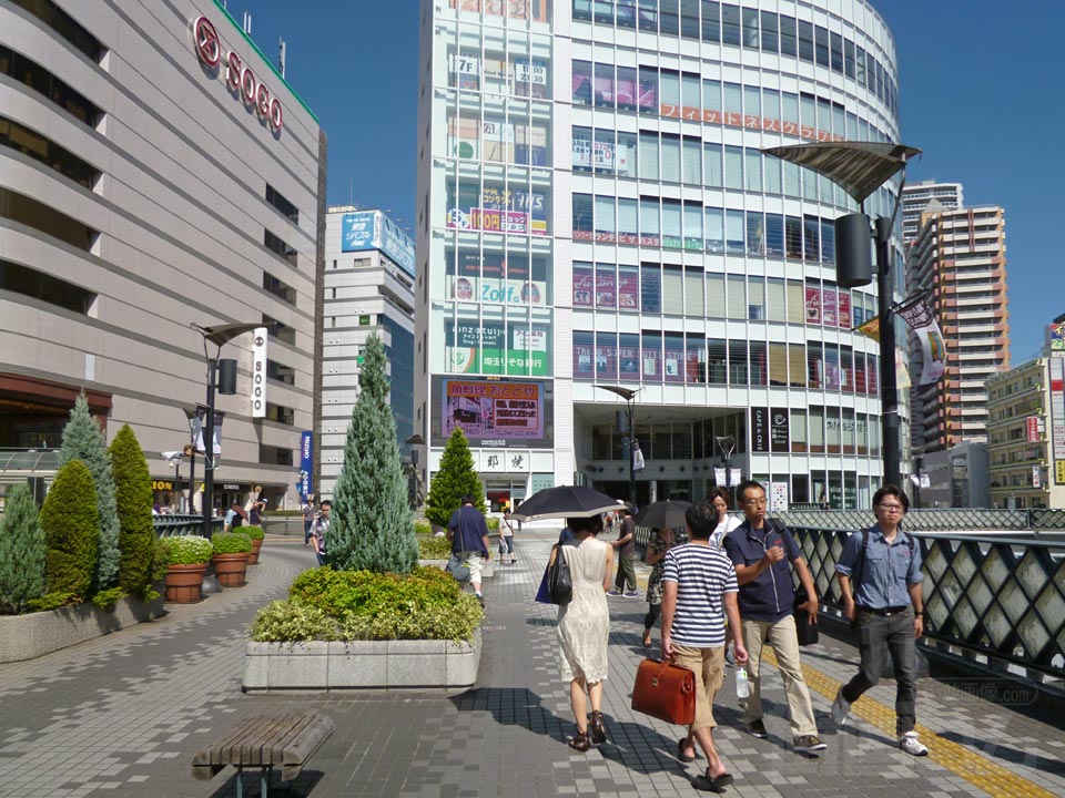 JR川口駅東口前