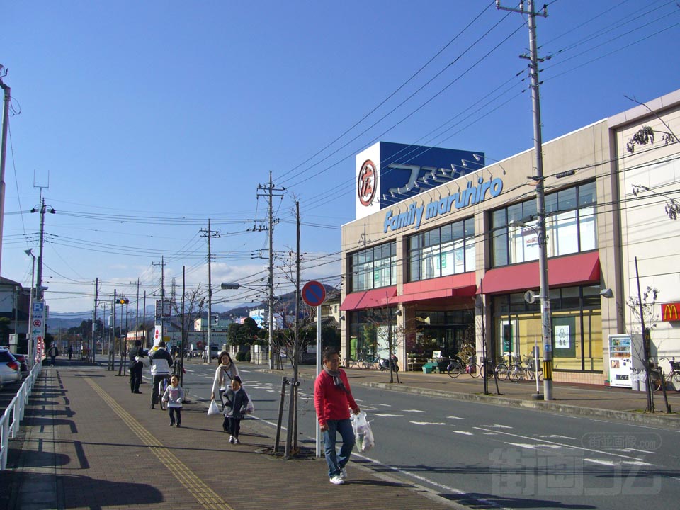 高麗川駅前通り