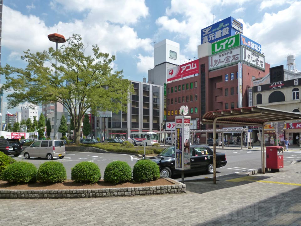 東武越谷駅東口前