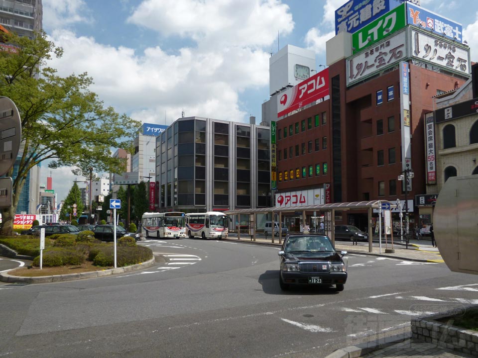 東武越谷駅東口前