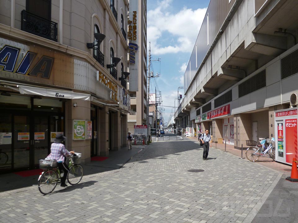 東武越谷駅西口前
