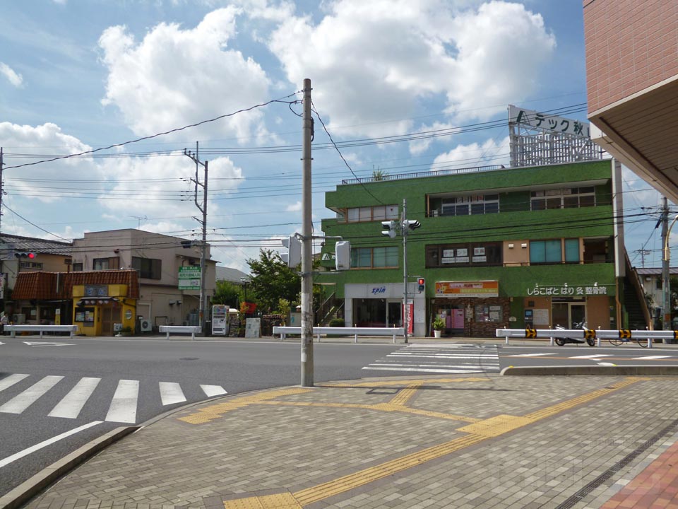 越谷駅西口交差点