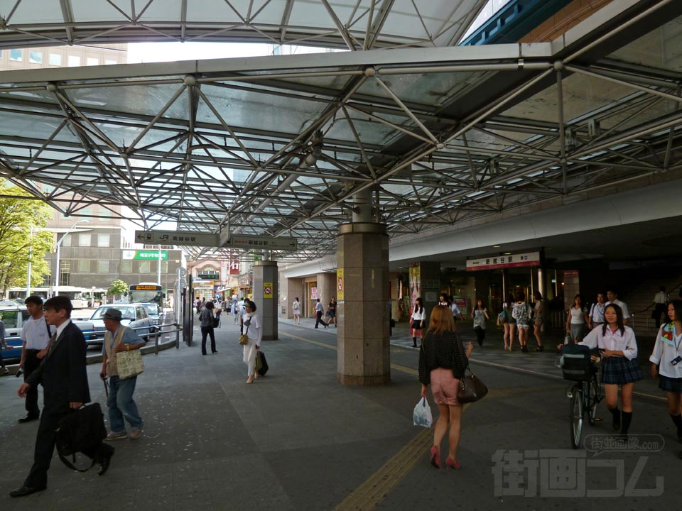 東武新越谷駅東口前