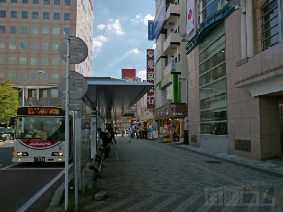 JR南越谷駅・東武新越谷駅前