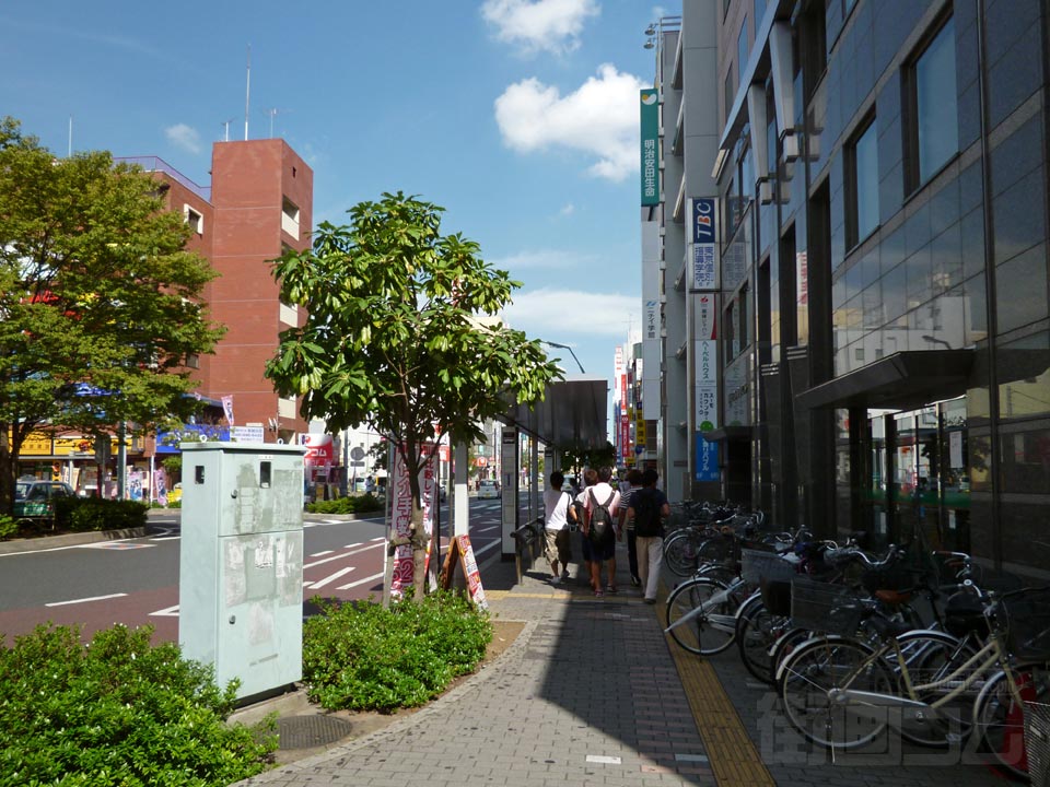 新越谷駅前通り