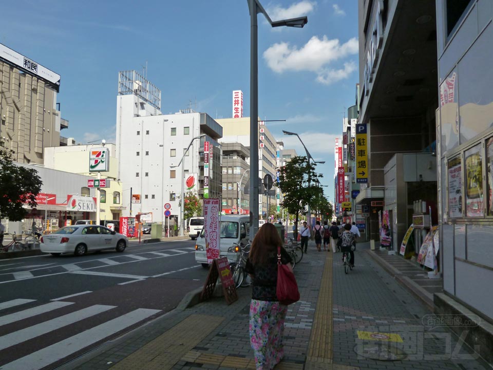 新越谷駅前通り