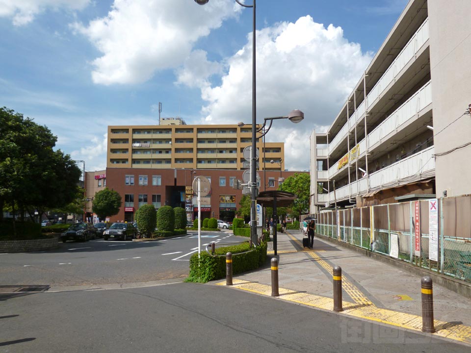 JR南越谷駅北口前