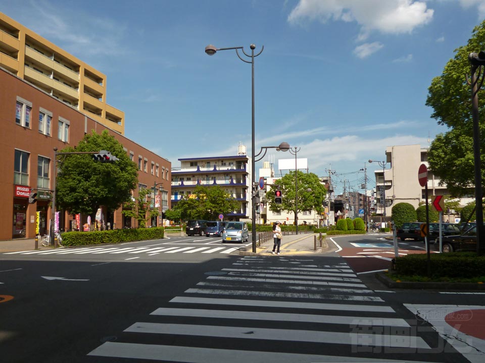 JR南越谷駅北口前