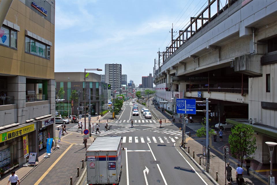 武蔵浦和駅東口スクランブル交差点