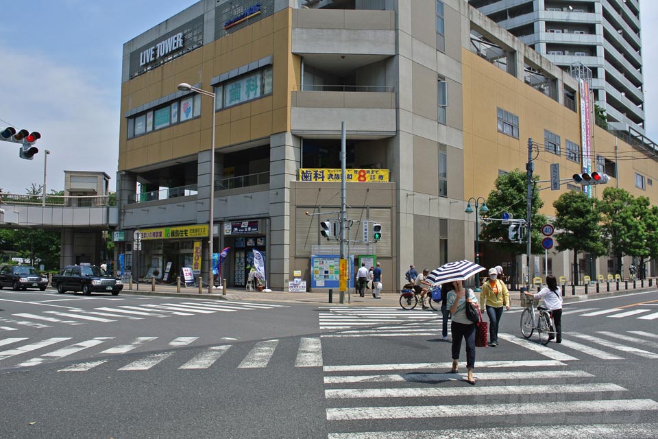 武蔵浦和駅東口スクランブル交差点