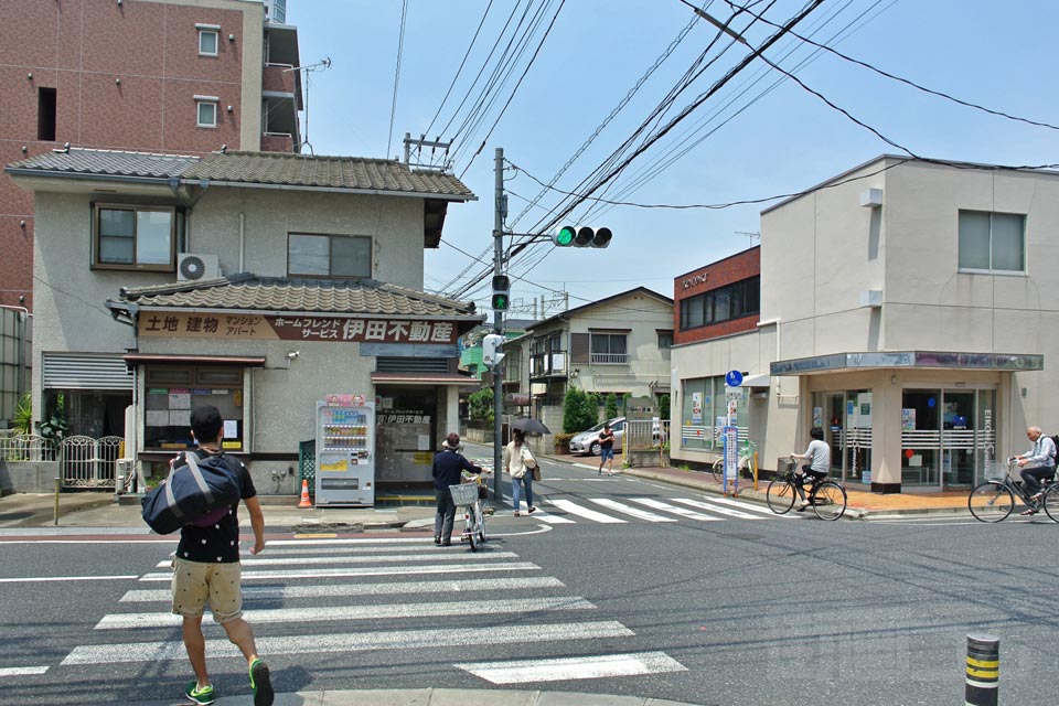 南区役所前交差点