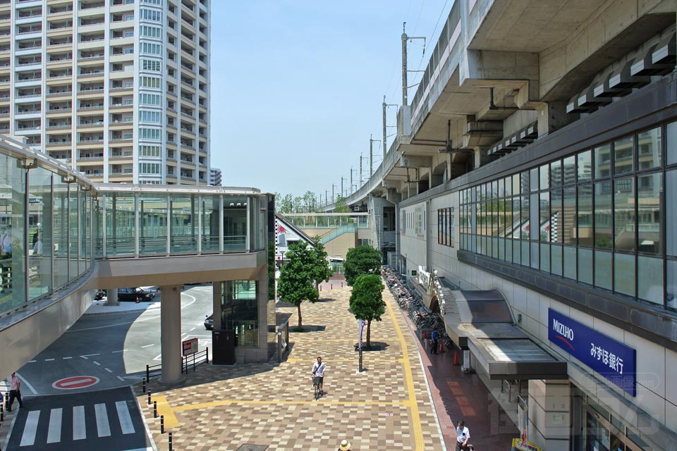 JR武蔵浦和駅西口前