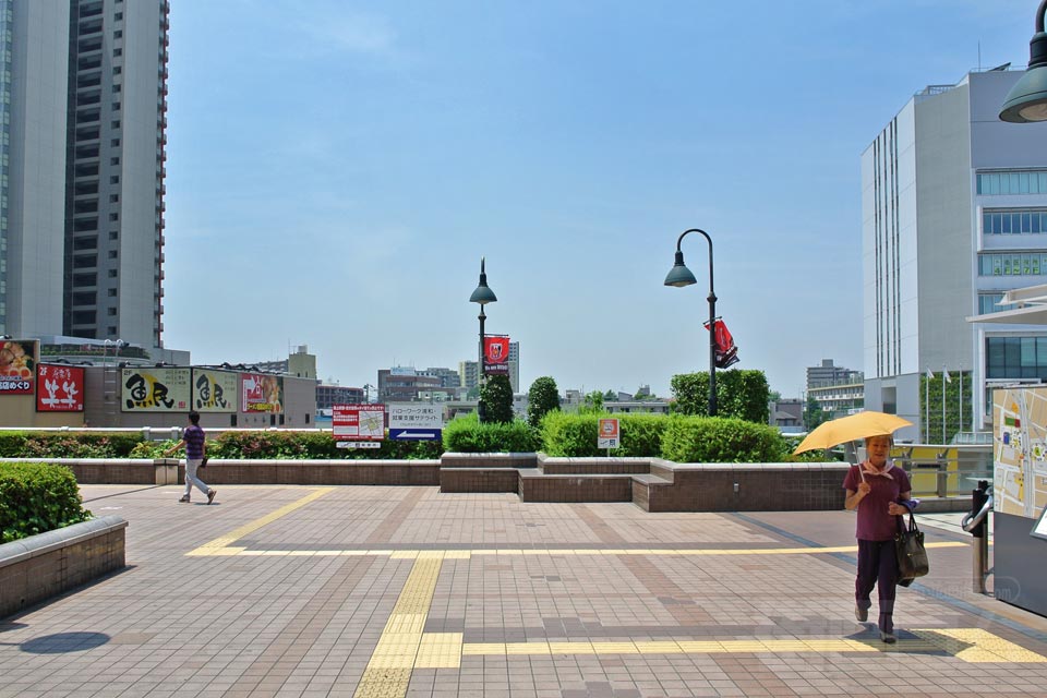 JR武蔵浦和駅西口前