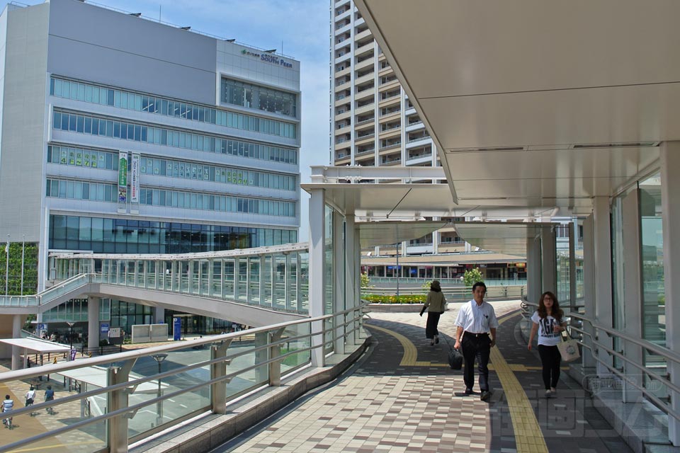 JR武蔵浦和駅西口前