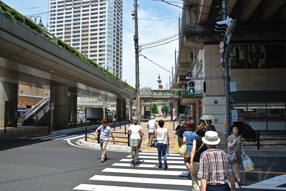 JR武蔵浦和駅西口前