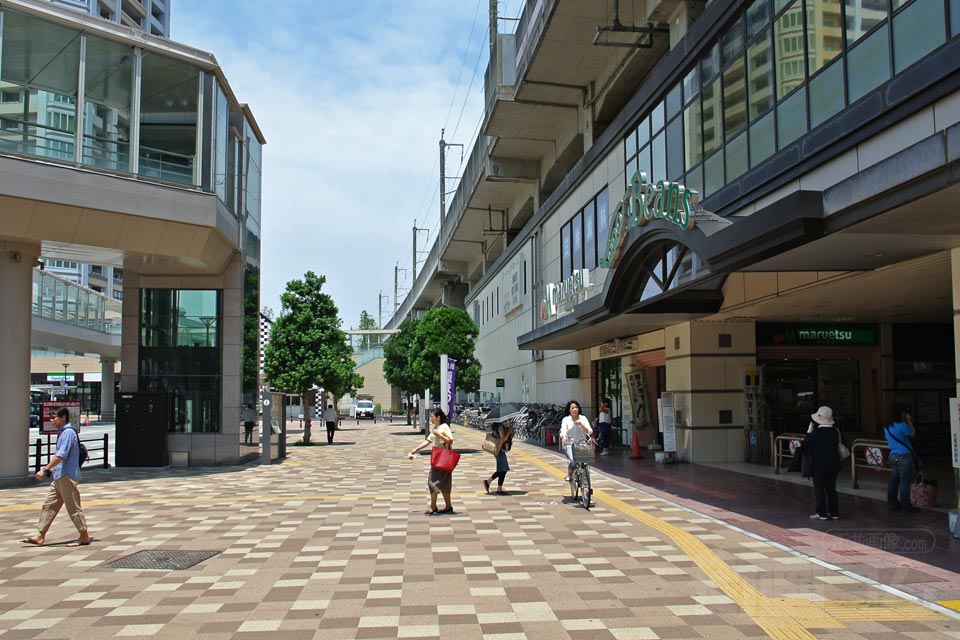 JR武蔵浦和駅西口前