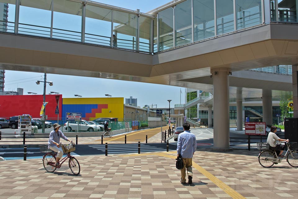 JR武蔵浦和駅西口前