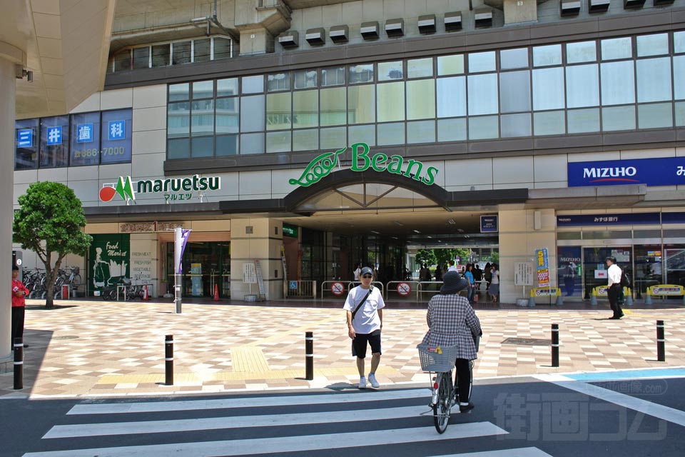 JR武蔵浦和駅西口前