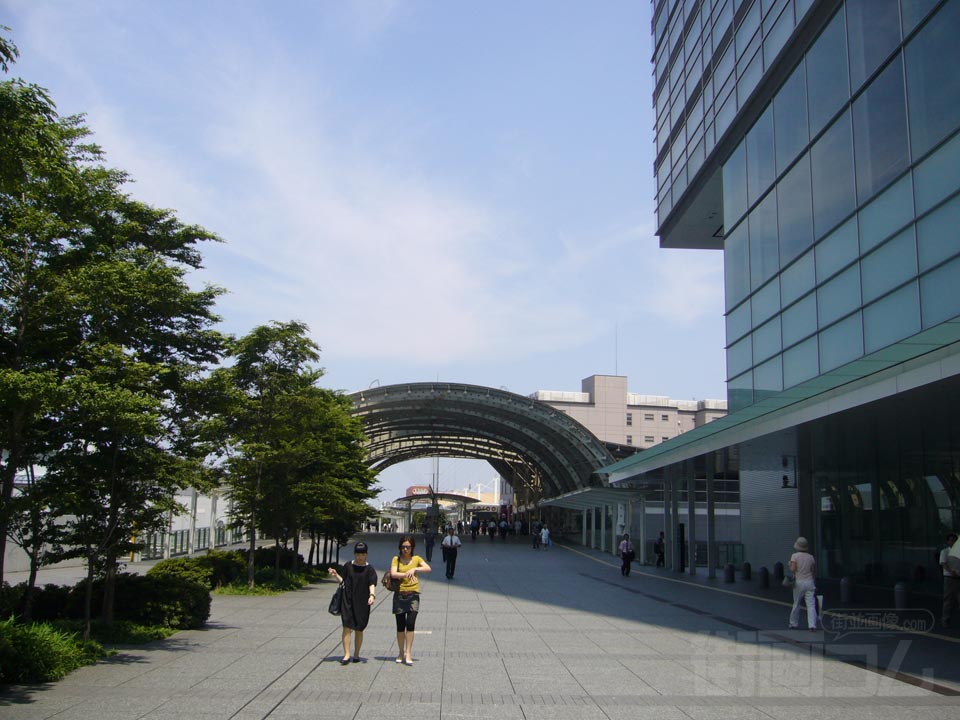 JRさいたま新都心駅前