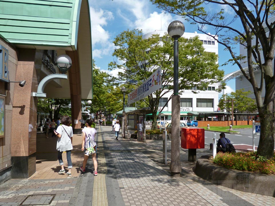 東武草加駅東口前