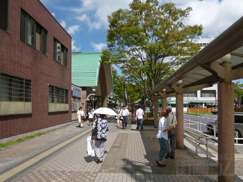 東武草加駅東口前