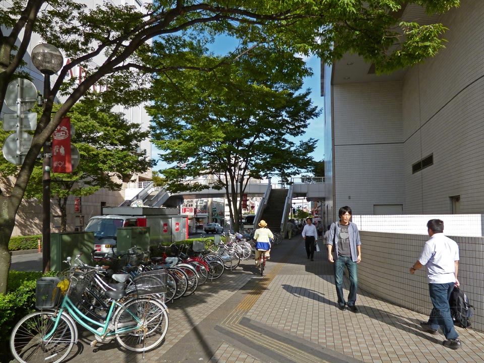 東武草加駅東口前