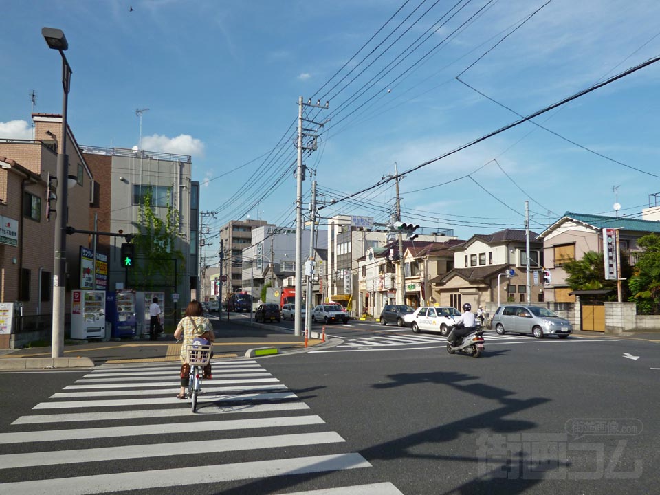 草加駅入口交差点